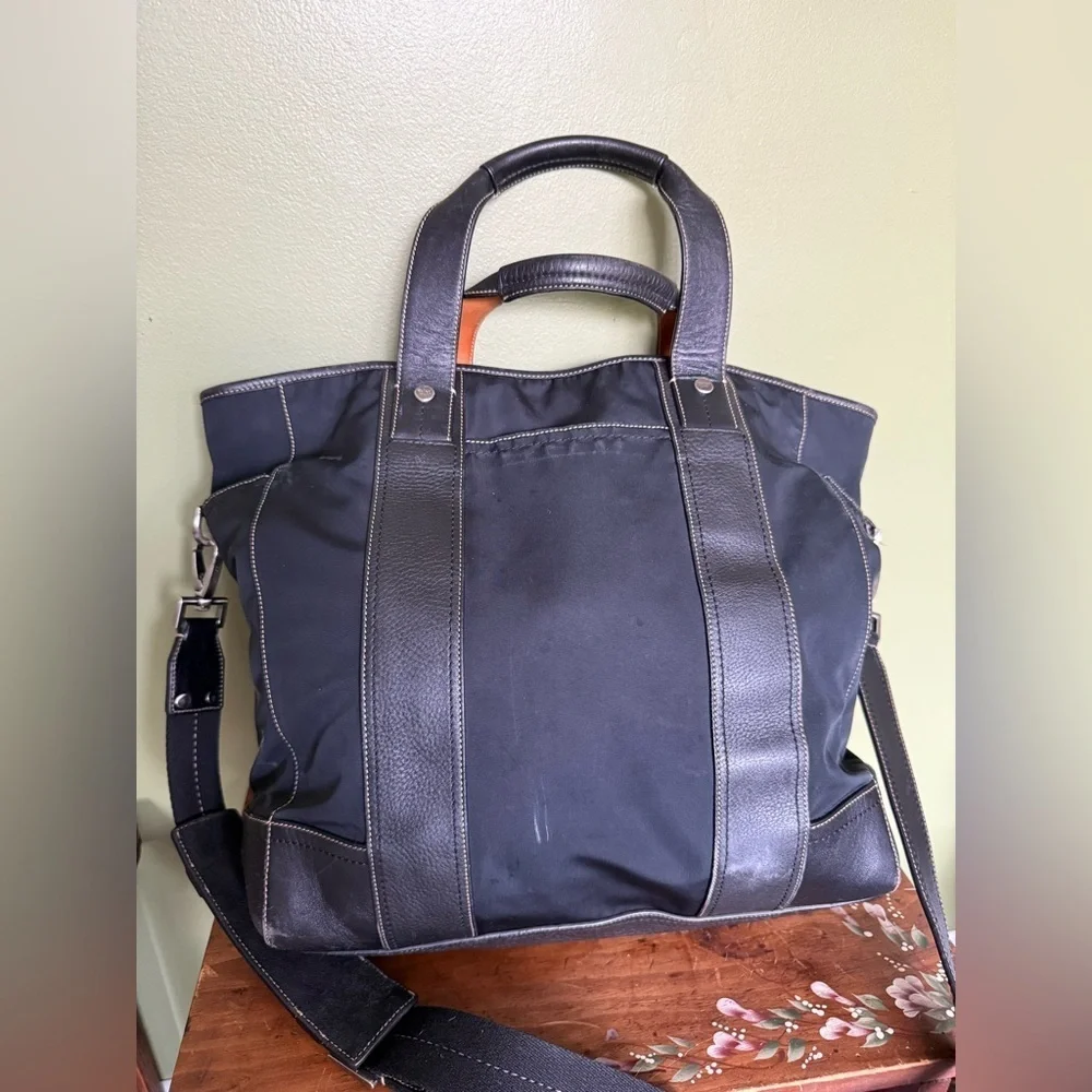 Coach 2007 Unisex Messenger Bag #05364‎ GUC Very Large & Adjustable Strap.